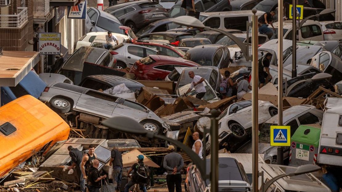 Devastación en una España mal gobernada por pandillas de políticos imbéciles y mezquinos