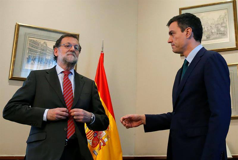 La indignante pelea de los niñatos. Rajoy y Sánchez se repelen y se odian
