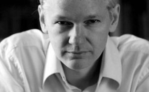 Assange explica por qué ha ganado Trump y perdido el establishment