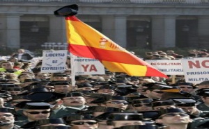 POLICIAS,  GUARDIA CIVILES  Y TITIRITEROS.