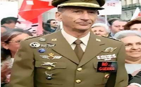 ¿POR QUÉ TE CALLAS AHORA?" LE PREGUNTA UN CORONEL DEL EJÉRCITO AL REY