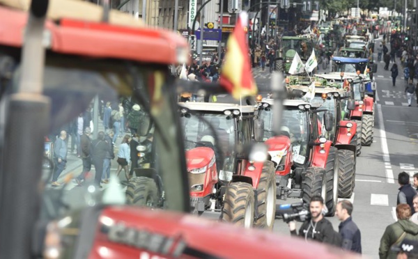 La resistencia al sanchismo crece, pasa al ataque y debilita al gobierno