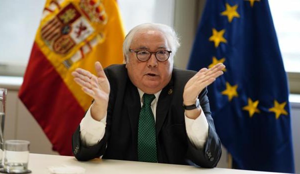 El gobierno indulta a los malos estudiantes para embrutecer a España